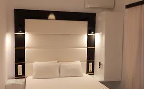 Spiros Rooms